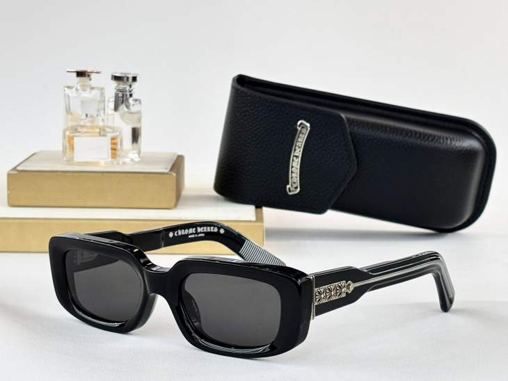 Picture of Chrome Hearts Sunglasses _SKUfw79684080fw